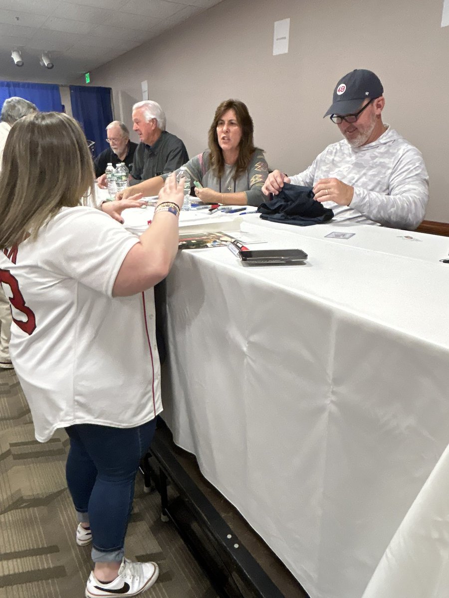 smars319's tweet photo. Meeting my favorite Sox player ever and gift him the Dirt Dog @AddictSox @SurvivingGrady original!! I told him that thereโs a shirt for Wake too ๐โค๏ธ #dirtywater #redsox #wschamps2004 #ogdirtdog #trotnixon #forever49 https://t.co/Ff1xSfpSXK