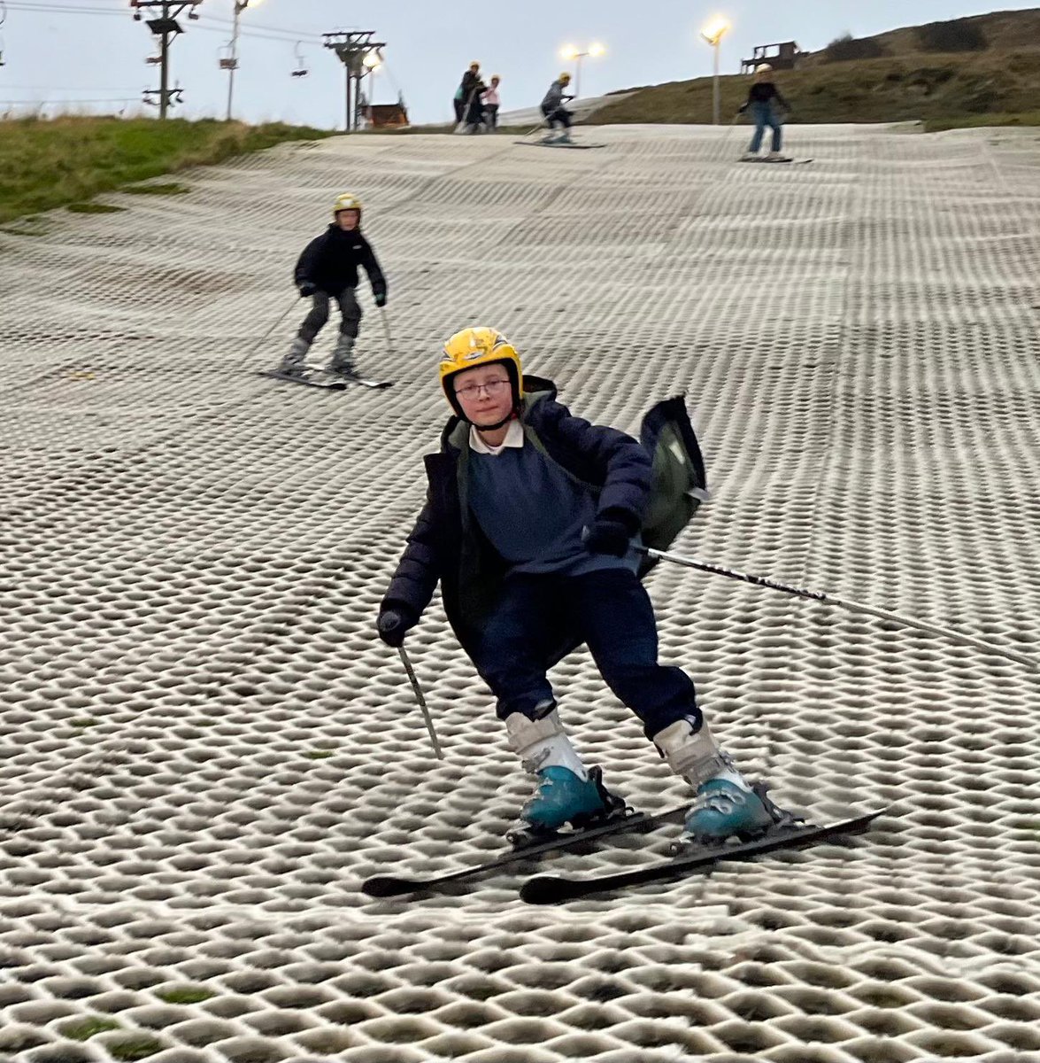 BelhavenSport's tweet photo. Our boarders hit the slopes ⛷️ today as we returned to our skiing lessons @Hillendskislope Sunday activity. Great fun dusting off the cobwebs for some &amp; learning a new skill for others 😀
#BeAdventurous
#BeActive
@GoodSchoolsUK https://t.co/cQPpUViYCO
