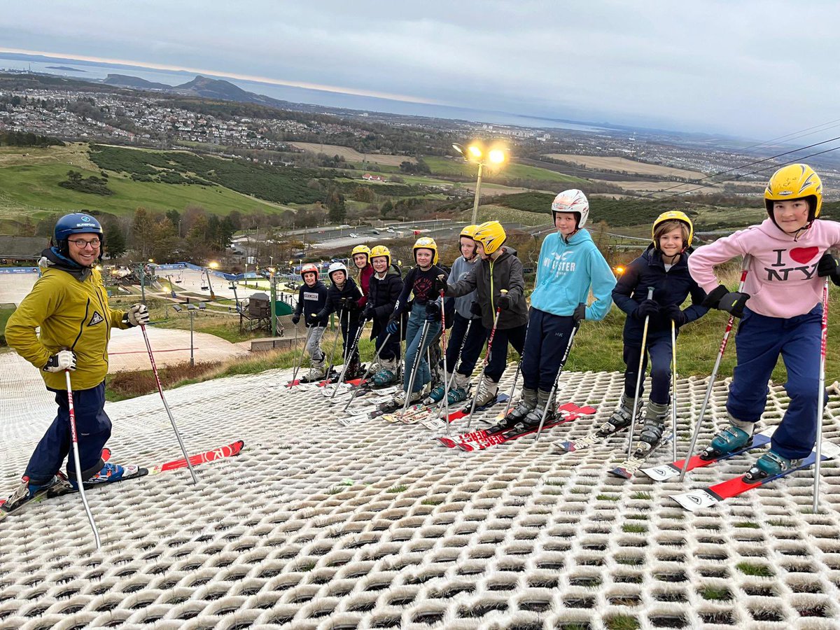BelhavenSport's tweet photo. Our boarders hit the slopes ⛷️ today as we returned to our skiing lessons @Hillendskislope Sunday activity. Great fun dusting off the cobwebs for some &amp; learning a new skill for others 😀
#BeAdventurous
#BeActive
@GoodSchoolsUK https://t.co/cQPpUViYCO