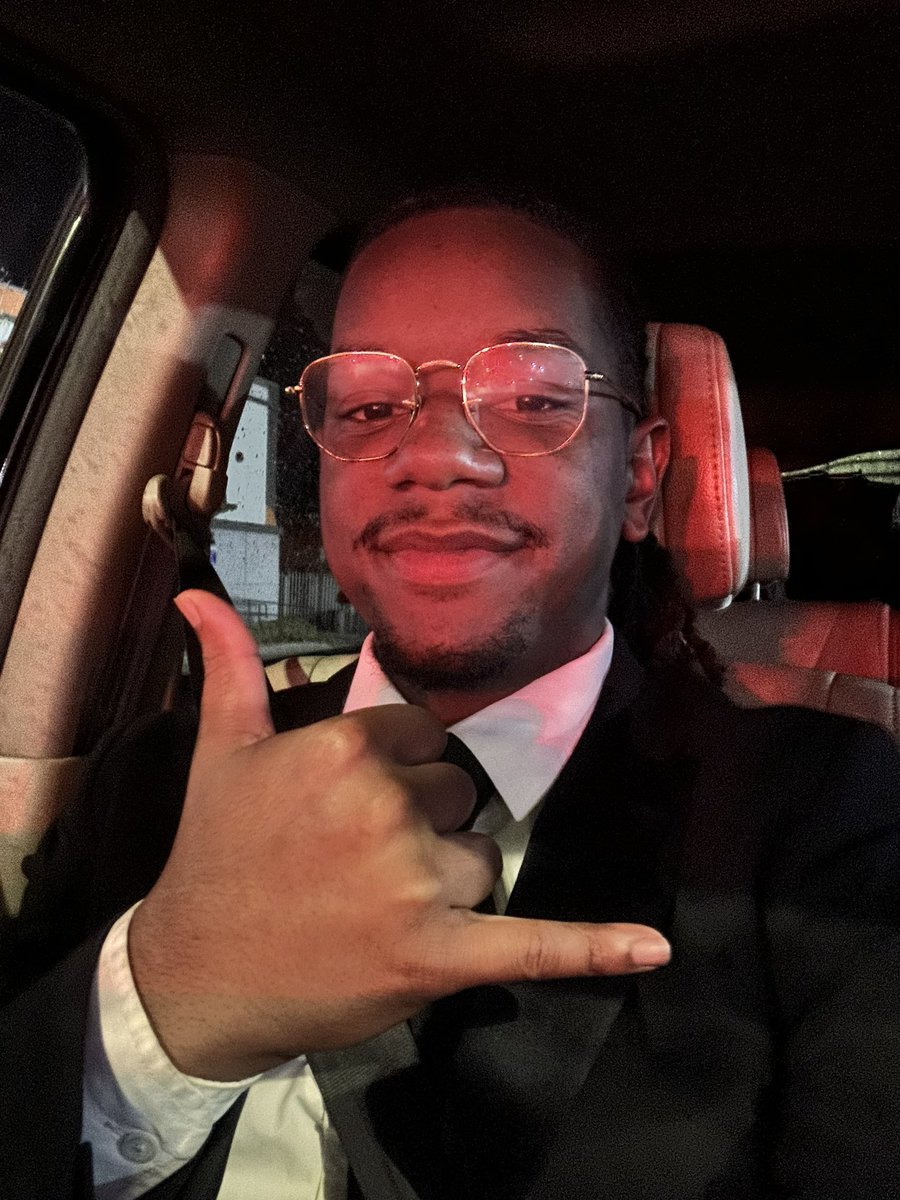 jjlike's tweet photo. Tired moments find me a delightful treat 
The Malazi 11 
One 9ine-OSix!!! 
🤙🏾💛🖤
#aceclub #frat #onenineosix #malazi #Phirst https://t.co/4REe48akcq