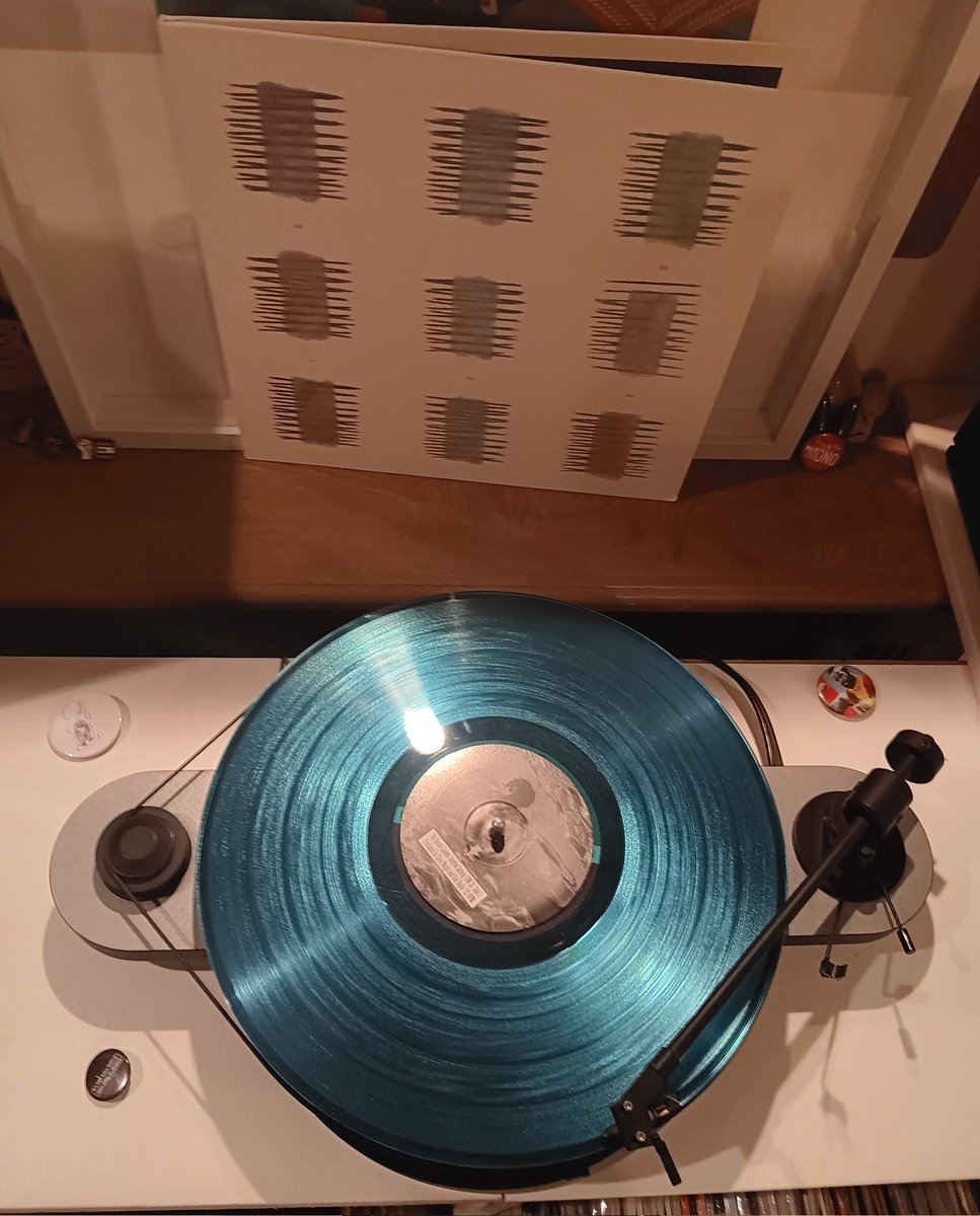 Superdrogidge's tweet photo. #NowSpinning
#vinyl #vinylrecords
#vinylcommunity
#VinylArt 🎨
#TonyWison 💿
#ViniReilly 🎸 🎹
#BruceMitchell 🥁
Among the first signings to 🎨 #FactoryRecords 🎙
The Durutti Column
Another Setting
Manchester Cathedral 1985 - Bordeaux
https://t.co/7ERgLacW8F https://t.co/B8M5RZaut2