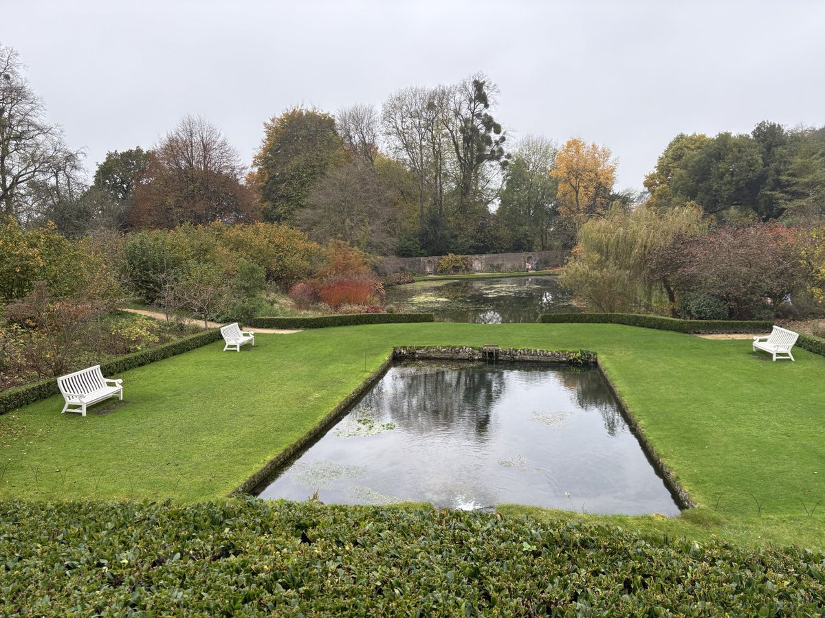 Bathntv's tweet photo. Some 15,000 bulbs planted in the orchard @NTDyrhamPark . Should be an awesome display in the Spring. The autumn colours looking lovely today.🍂 https://t.co/NmzjWjz4Hq