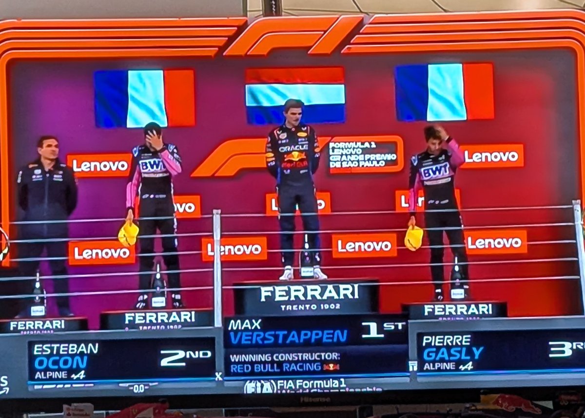 lholds52's tweet photo. I cannot handle this flag visual

#F1
#BrazilianGP https://t.co/TcEeiIyG5Y