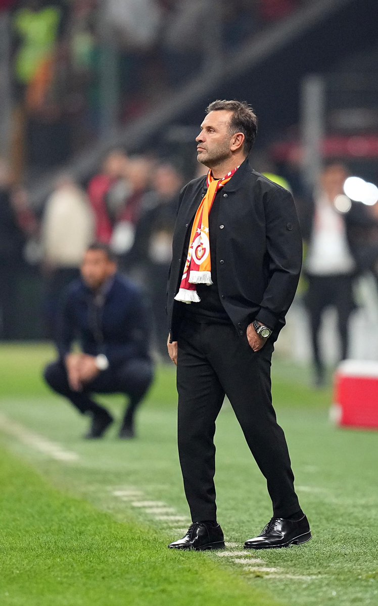 Grande_1905's tweet photo. Bunak, tazminatör, çirkef Mourinho'yu gördükten sonra iyi ki Okan Buruk'a sahibiz diyoruz. İyi ki Galatasaraylı'yız diyoruz! https://t.co/pxW6ExiGIT