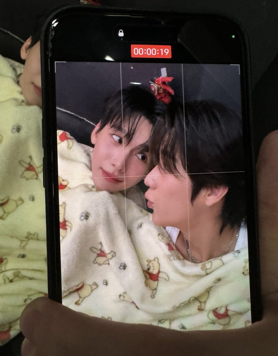 JMTMBR's tweet photo. ▪︎ Atualização de jimmy via twitter com ohm. ▪︎ 

*que bom ter você aqui do meu lado.* 🐶🐶

#jimmyohm 
DMD PARTNER
#DMDFriendshipSS2EP5 https://t.co/F1iObzNwnr