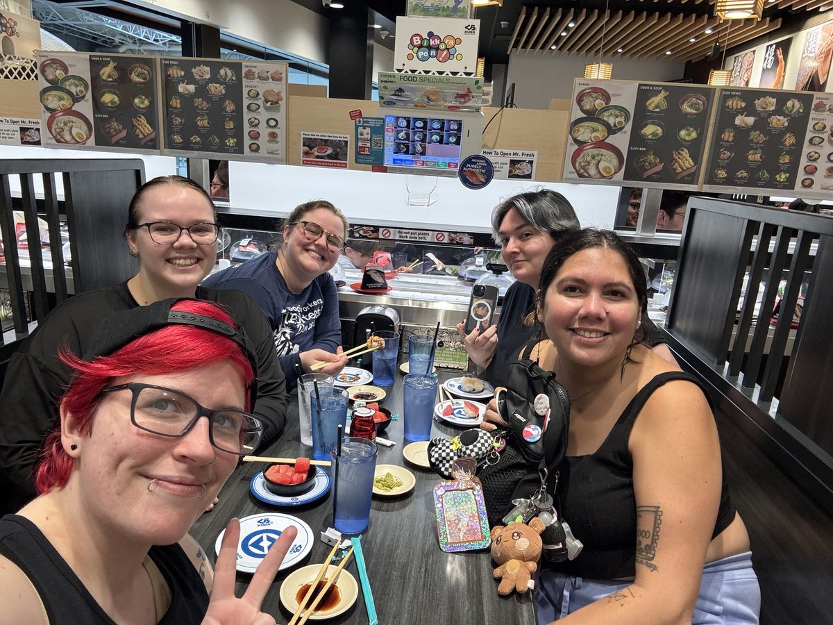 jjongppo_hao's tweet photo. Successfully completed the 6k with @atinyconnection at @mallofamerica ✌️✨ celebratory sushi did follow 🤣 #global6k #ATEEZ #HONGJOONG #RUN_WITH_HONGJOONG #G6K_EVENT https://t.co/uBzwtfImUm