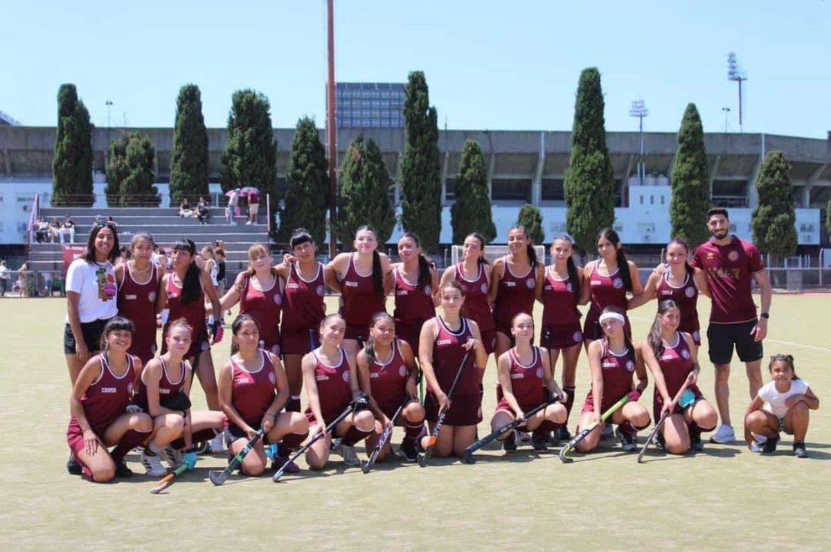En el dia de hoy las pibas de la 6ta, tira C del Hockey <a href="/clublanus/">Club Lanús</a> se consagraron Bicampeonas del torneo de la Fed. de hockey.
Felicitaciones a las pibas granates, al CT  y a los dirigentes de la actividad y en especial a las familias por acompañar y elegirnos. <a href="/CoordinacionCAL/">Lanús: Deportes Amateurs (🏠)</a>