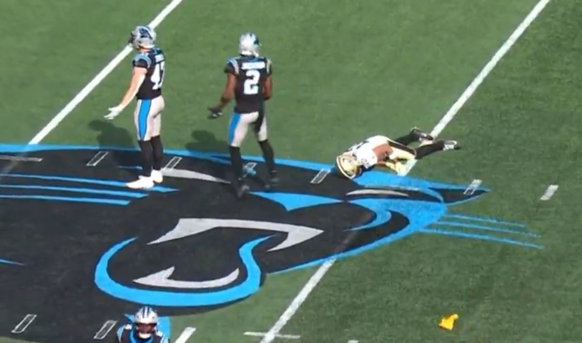 EndzoneEdwardss's tweet image. Hospital balls and bad influence...

This is what Derek Carr is... #Saints #whodat  @Cantguardmike