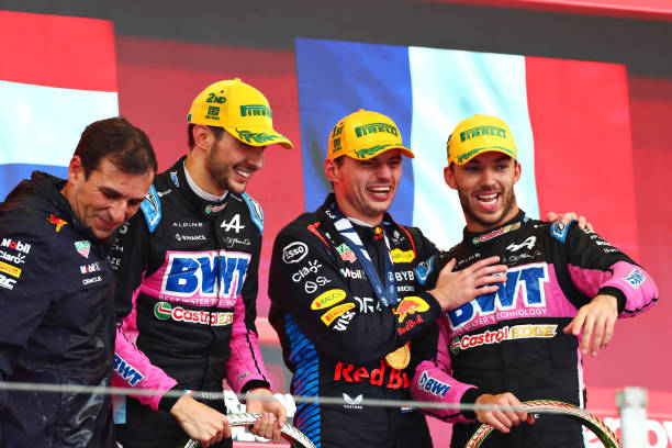 formuLau16's tweet photo. LOOK AT THAT HAPPY PODIUM https://t.co/ajMrq1f4Kd