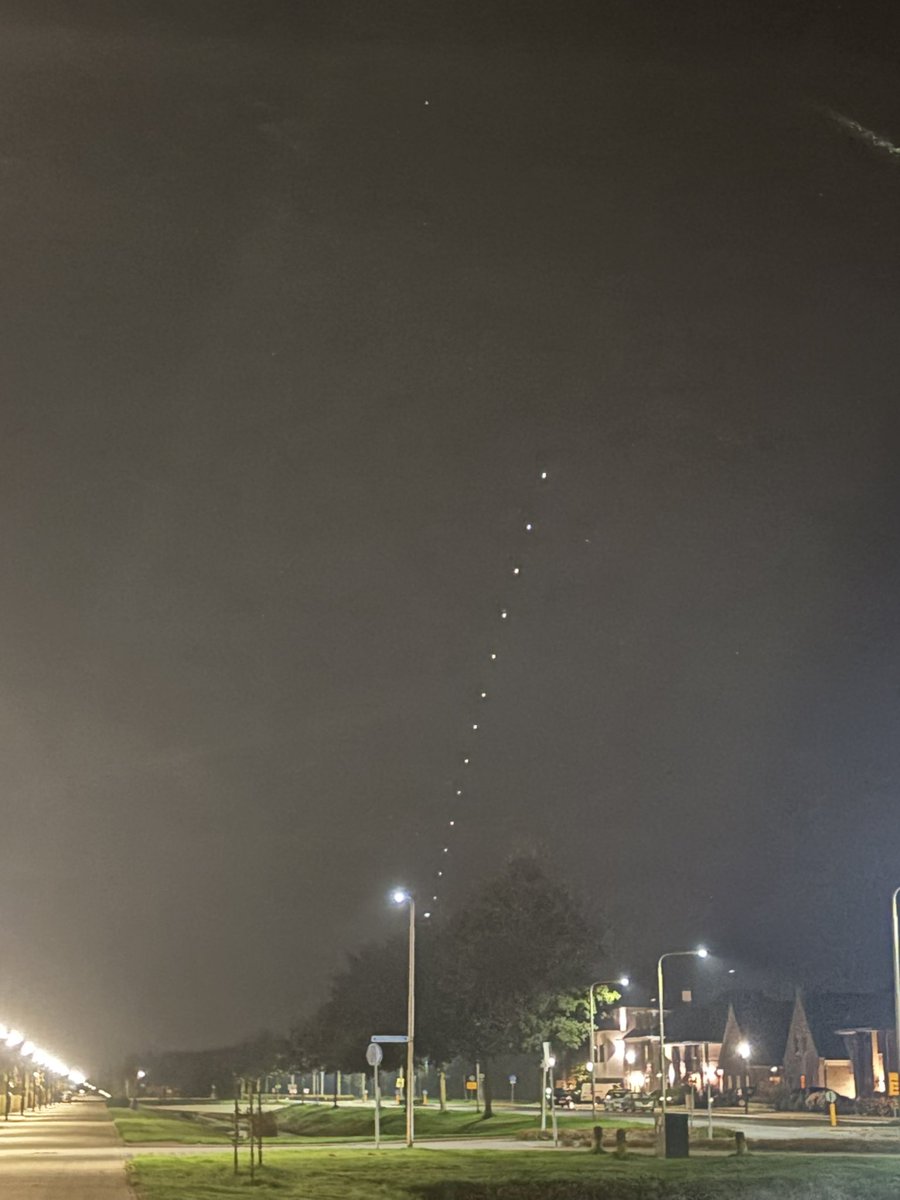 Dit verscheen ineens in de lucht maar was ook redelijk snel weer weg. Wat kan het zijn? #Dronten