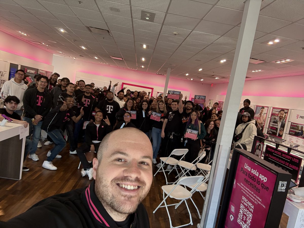 Kevin Murray (@kevinmurray3) on Twitter photo Had a great morning with my amazing team getting ready for the holidays! We love our customers…it’s who we are!  <a href="/InMeeksOpinion/">Micaela Fryar</a> Had a great morning with my amazing team getting ready for the holidays! We love our customers…it’s who we are!  <a href="/InMeeksOpinion/">Micaela Fryar</a>