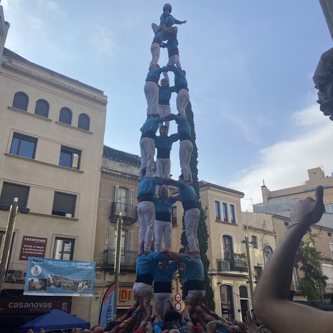 revistacastells's tweet photo. El primer 3de8 dels @CDTerrassa després de la pandèmia i el comiat dels Xiquets de Valls destaquen després de Tots Sants.
▶️La crònica i els vídeos del cap de setmana:
✍️@quicodomenech
👉https://t.co/9dXB0iMBDI
#castells #castelles https://t.co/10iX7hzdoe
