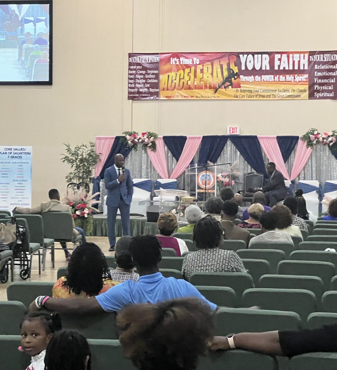 TyPinkins's tweet photo. This Sunday morning, I had the pleasure of joining Pastor Wayne Harvey and the wonderful family at Hanging Moss Road Church of Christ. I’m deeply grateful for the warm welcome and uplifting fellowship. 🙏🏾 #TeamTy #Mississippi https://t.co/i5Am36TtvN