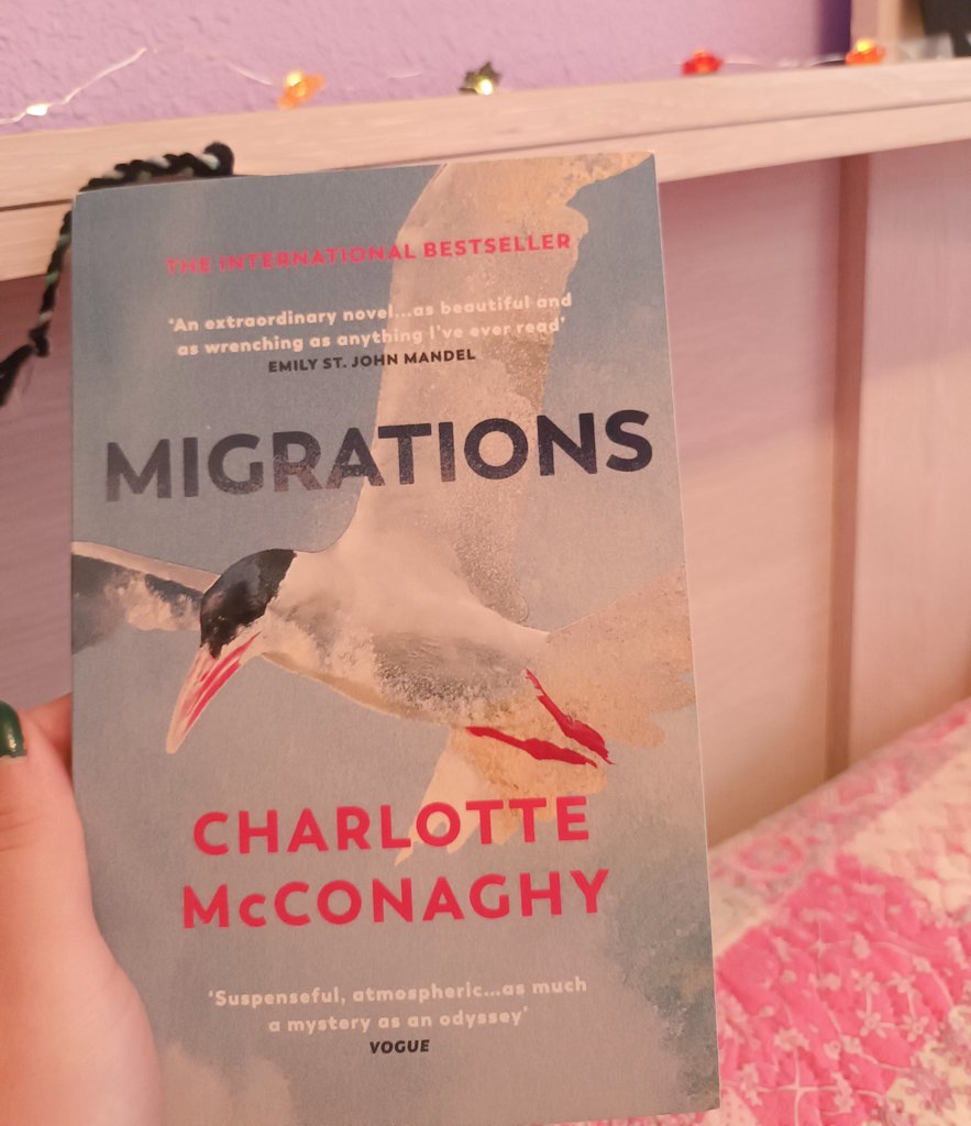 CBAndBooks's tweet photo. Happy Sunday 🍂☁️📖 https://t.co/ssH5oNIjPG