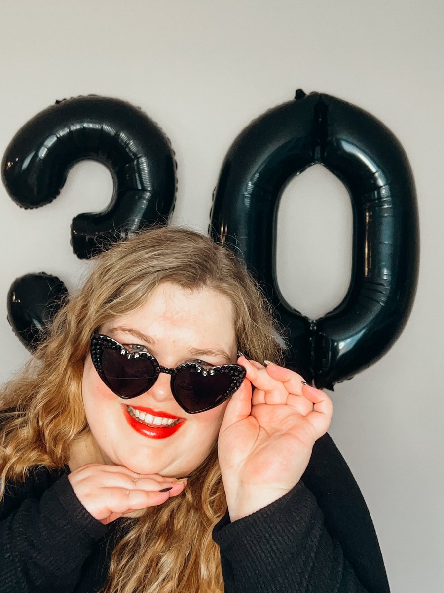 KaylaDanielleXO's tweet photo. 🪦rip 20s, there’s a new decade in town 🖤3️⃣0️⃣🖤
#birthday #30 #rip20s #byebye20s #30flirtyandthriving https://t.co/uCej6UlaPk