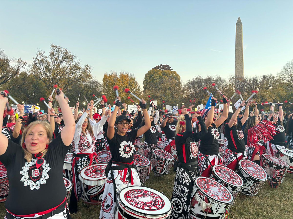 BatalaDC's tweet image. Drumming brings us together, sisterhood gives us strength. Thank you to members of Batala New York, Philly &amp;amp; Colorado for joining us during the @womensmarch! It was an incredible experience that we hope empowers everyone in the days to come! #getoutthevote #wewontgoback 💪🥁
