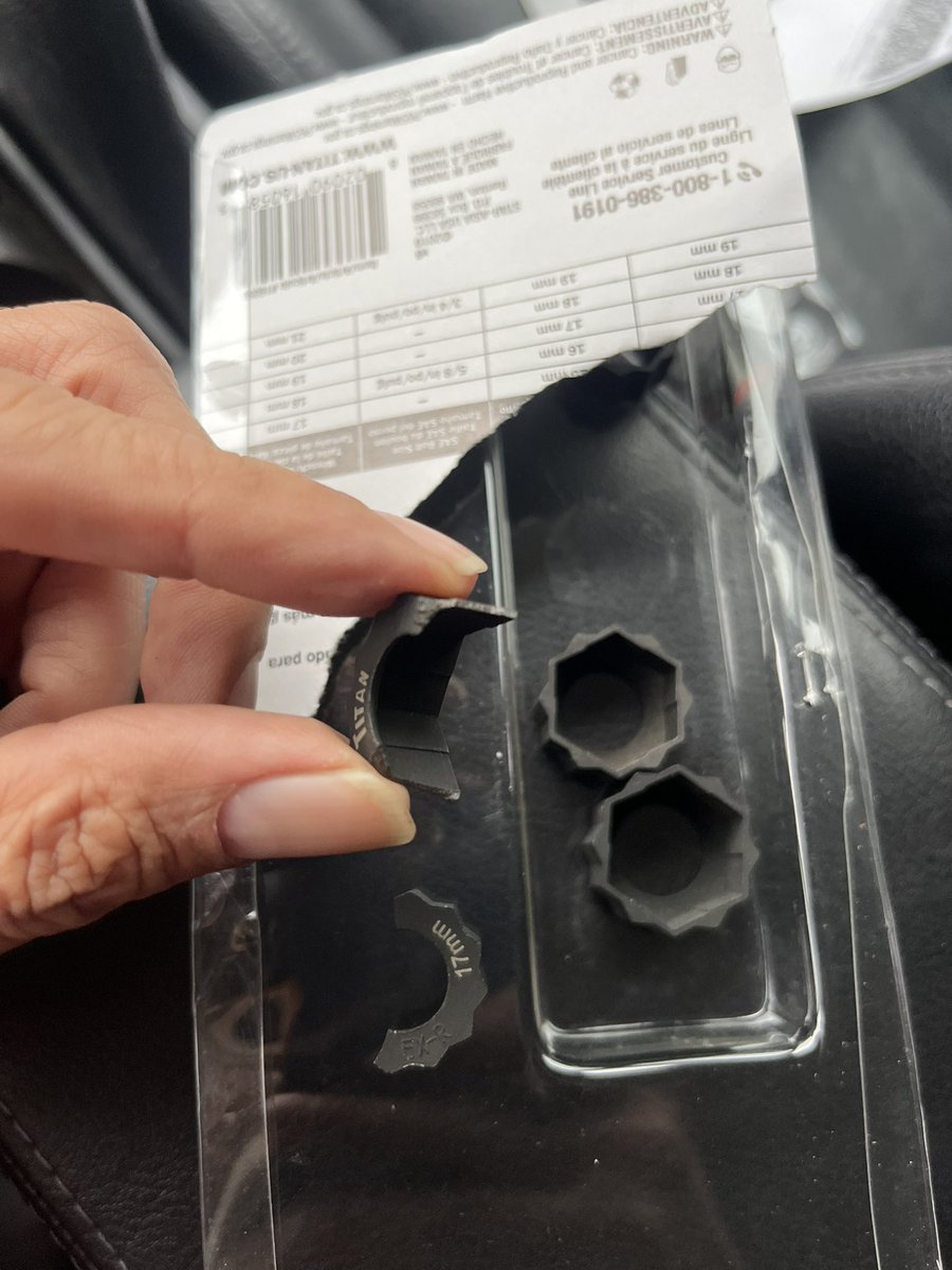 Blu_Simracing's tweet photo. @oreillyauto I bought these to try them out opened the package and this is what I saw. No tool marks, no abuse, just a broken tool. I was turned away by 2 employees.. Again I do thousands of dollars in commercial business a year. Should I go elsewhere? @autozone @theNAPAnetwork https://t.co/v5kET8hWwO