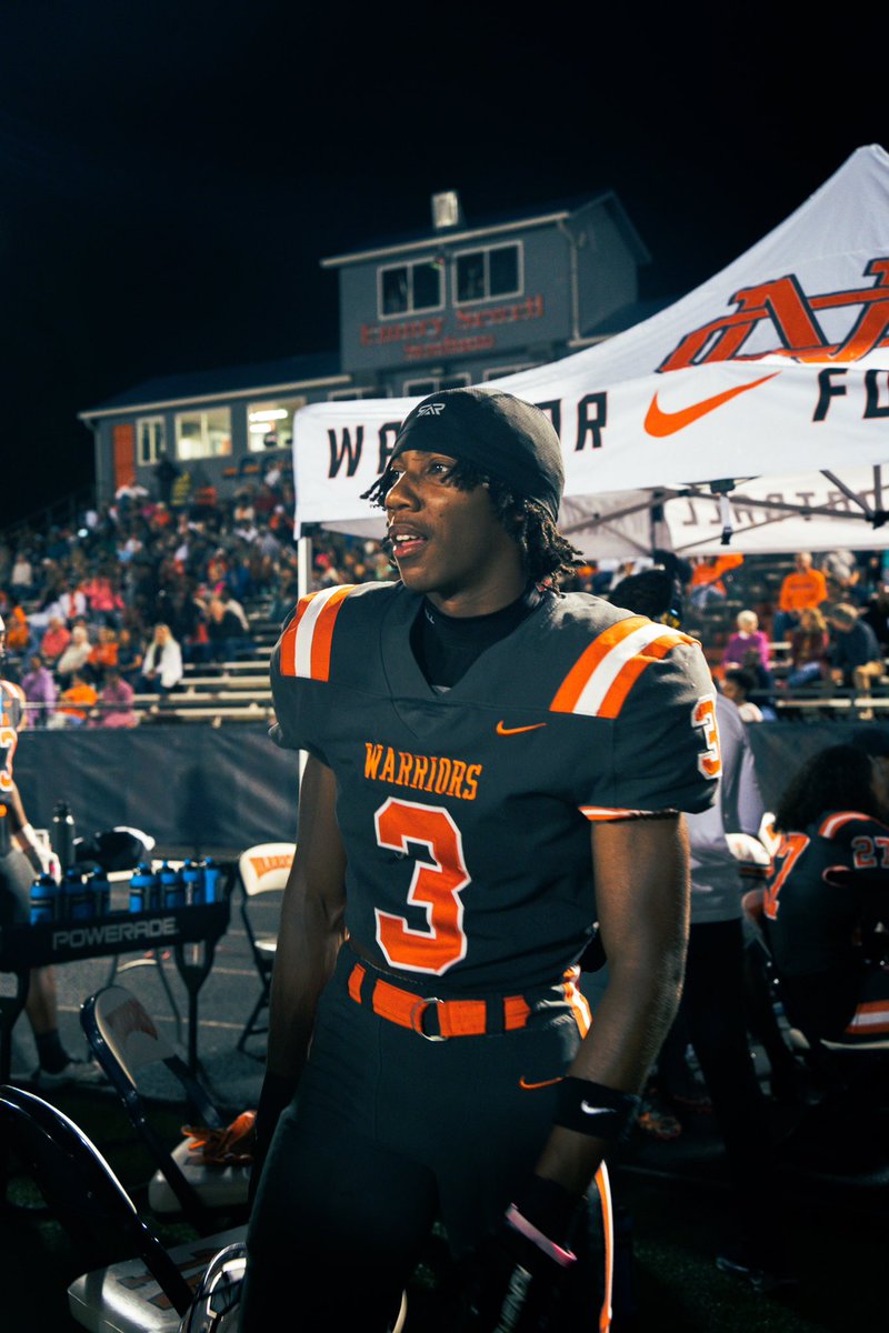 Regular Season Tape (10-0)
7 INT (Region 6A leader)
49 TOT - 36 solo 13 ast
8 PBU’s
1 BLOCKED FG  1 PUNT BLOCK TD
1 SACK
2 FUMBLE RECOVERIES
All praise to the most high🙏🏽
hudl.com/v/2QAvL0