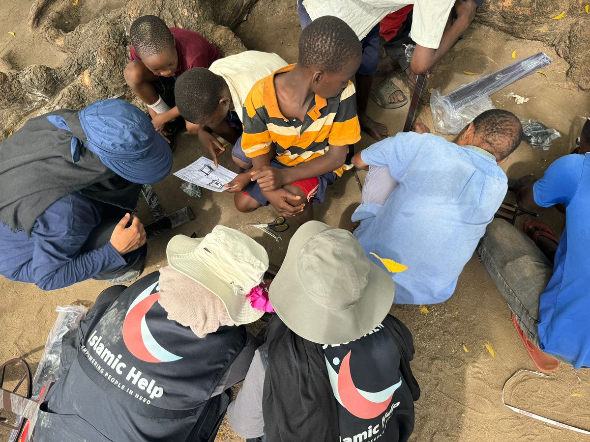 IslamicHelp's tweet image. 2/2
We also had the joy of providing goats and sewing machines to selected beneficiaries, empowering them for the future with these #livelihood projects!
To learn more about our upcoming Mission Possible deployments visit islamichelp.org.uk/mission
#MissionPossible #IslamicHelp