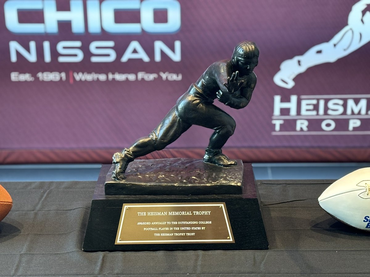 DustNoffdRecord's tweet photo. The Heisman Trophy came to the Chico California Nissan dealership.
My brother and I got to see it on its journey to victory! Thank you @chiconissan 
@espn @Espngreeny @PatMcAfeeShow https://t.co/7AMvn2a8f7
