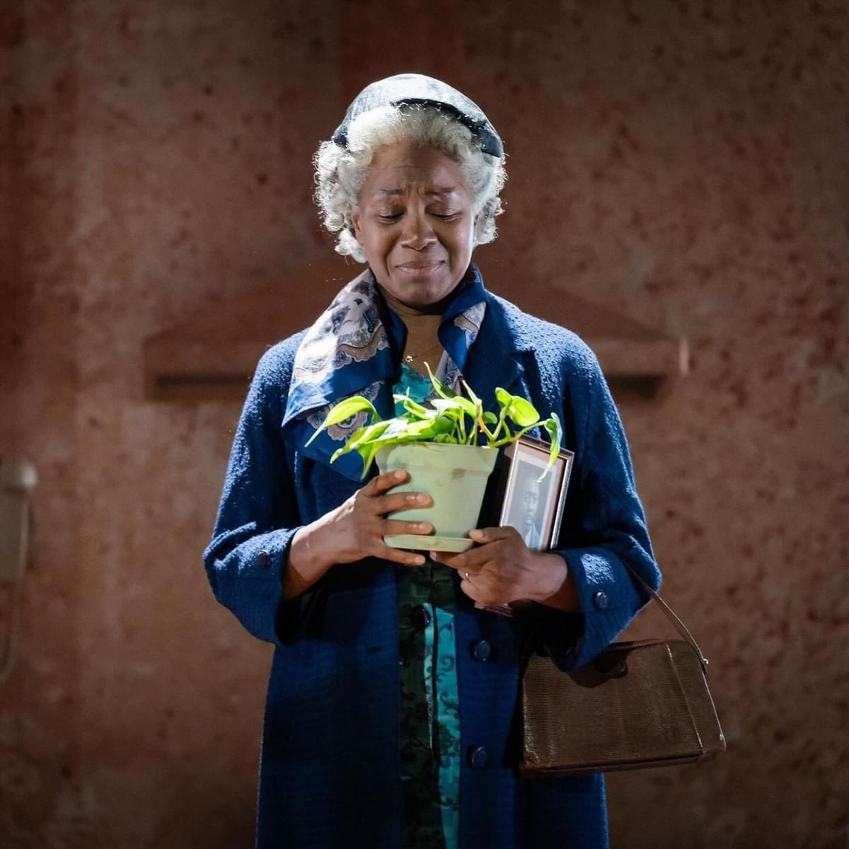 One Word… PHENOMENAL!
Thank You LONDON for a Wonderful Run <a href="/LyricHammer/">Lyric Hammersmith Theatre</a> Performing #ARaisinInTheSun in My Home Town was All That I Hoped it Would Be ♥️ Thank You to Everyone Who Came Out to Support Us! ♥️
📸 By <a href="/shot/">s h ø t</a>.by.charlie  &amp;  📸@ikinyum