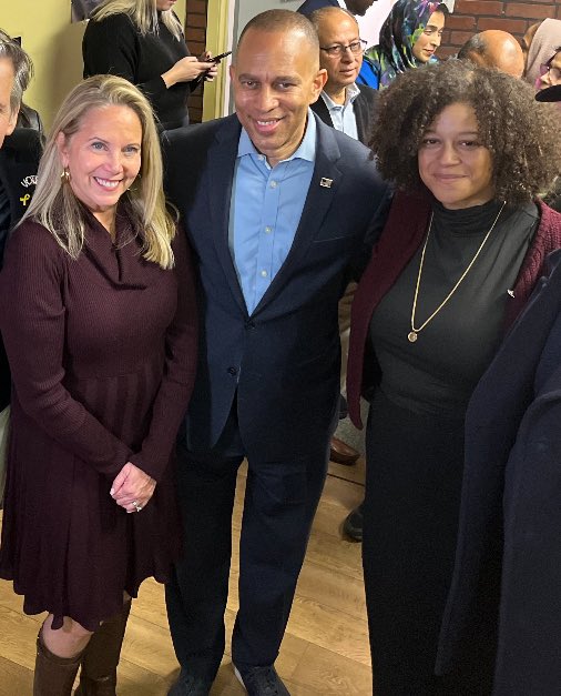 Valley Stream! Our supporters have been out and about knocking doors all week, and they won’t stop until the clock runs out. 

Huge thank you to <a href="/hakeemjeffries/">Hakeem Jeffries</a> , <a href="/VoteYvette/">Yvette D. Clarke for Congress</a> , @ItisMichaelle and everyone else who brought the energy today!