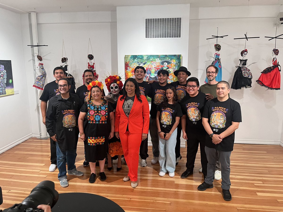 Last night at La Raza Park in the Mission, I joined Ani Rivera and Assessor Joaquin Torres at the Festival of Altars, organized by the Marigold Project. 

Together, we paid respects at the vibrant ofrendas created by families and community members, honoring the deep tradition of