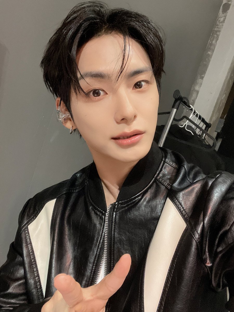 official_ACE7's tweet photo. [#에이스_박준희]

오늘도 고마워❤️ 
초이야~🤍

#ACE #에이스 https://t.co/diTzDQJ8xM