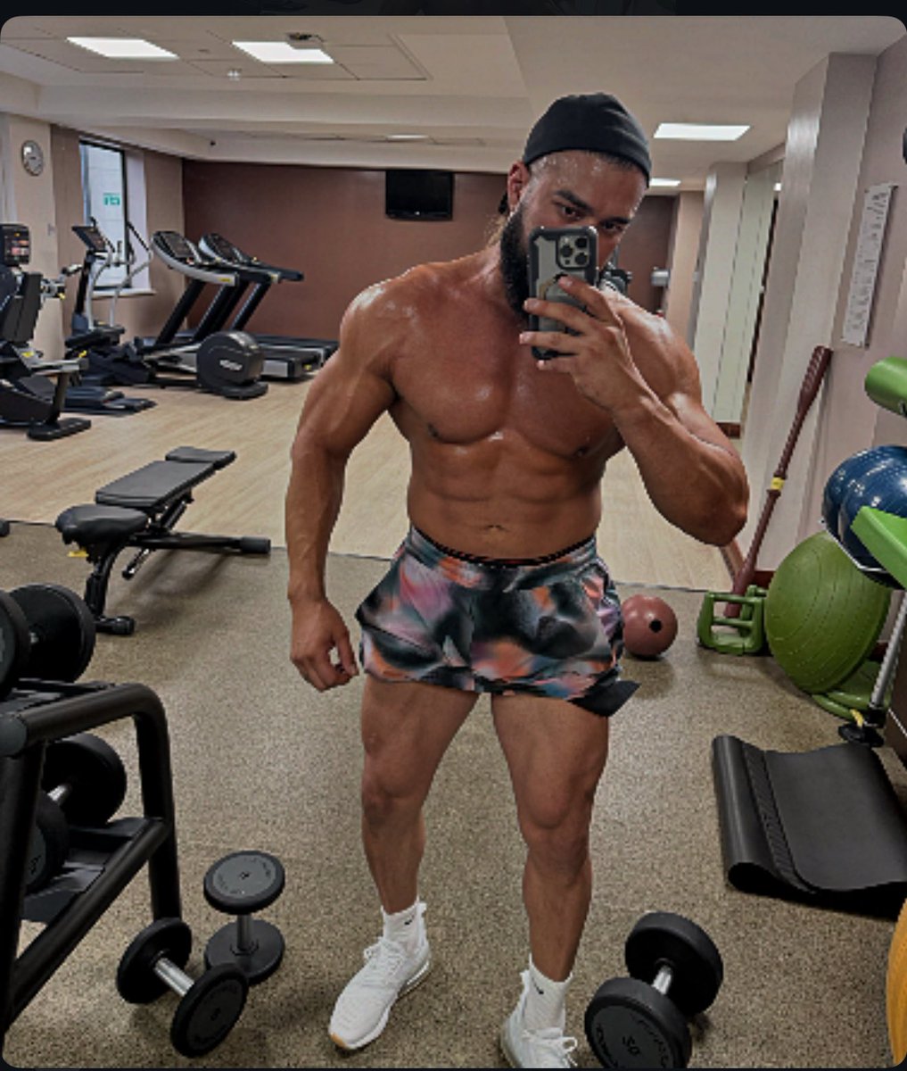 Andrade “El Idolo” The Real Latino Man! tweet media