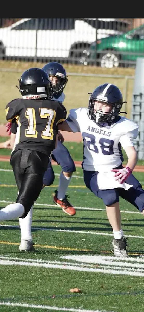 Starke looks to make the tackle!