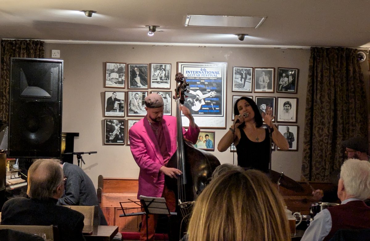 Jessica Weeks tweet media