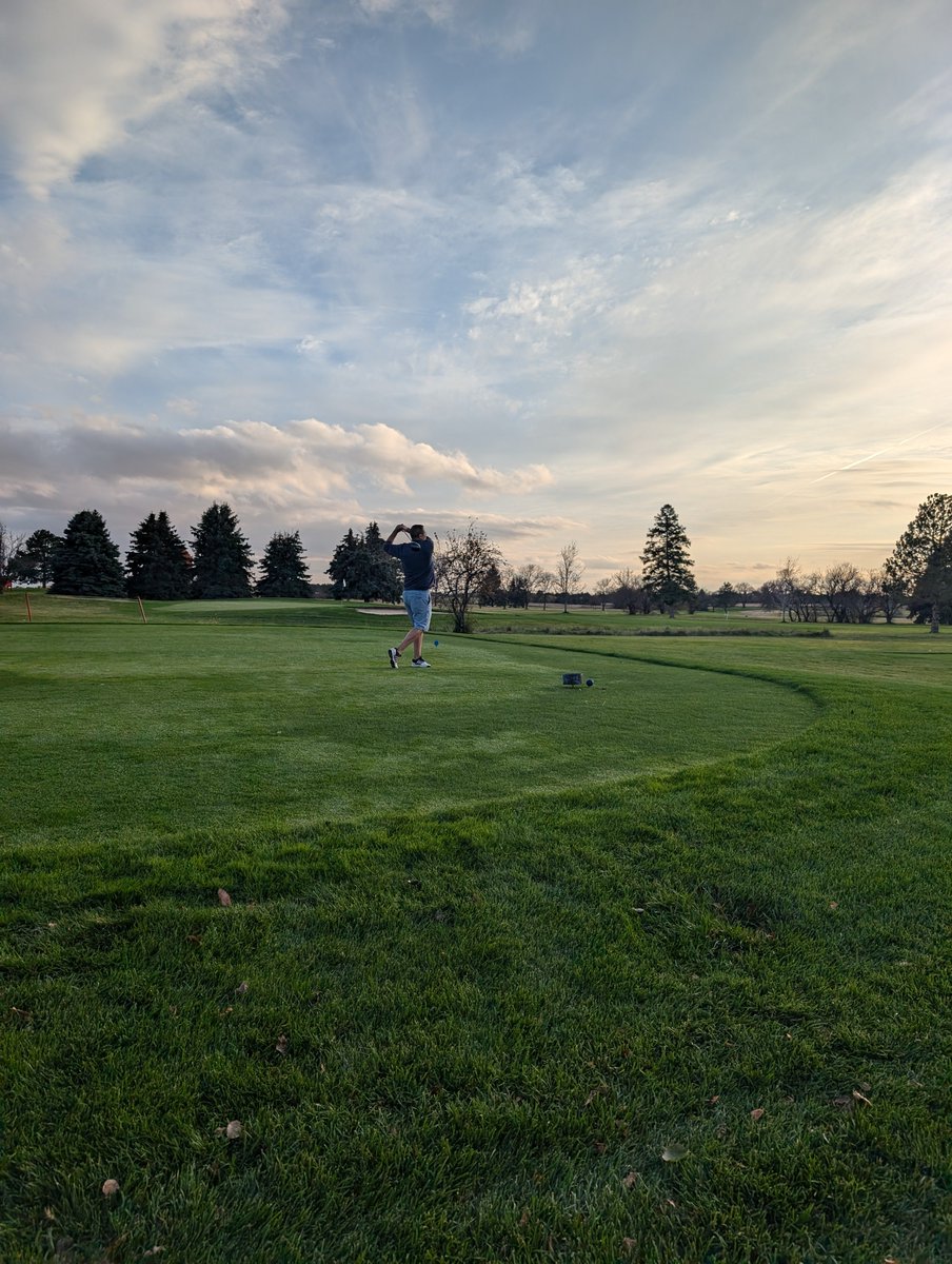 aaronpurvis1's tweet photo. Nothing like November golf! https://t.co/jvZ4SQyJi8