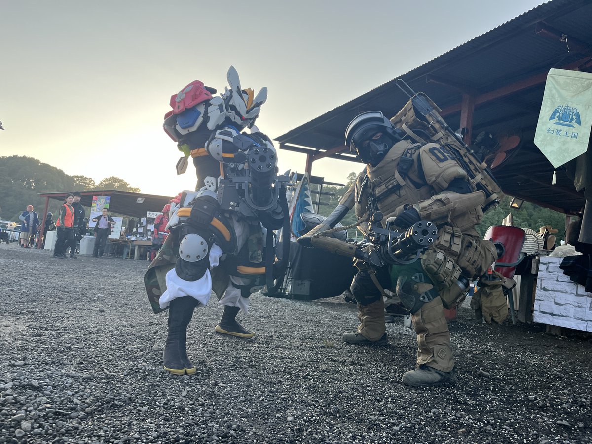 roisin0078's tweet image. #ARMOR祭2024
#ARMOR祭
#アーマー祭 

改めまして、皆様、お疲れ様でした

今年も様々な方がいらっしゃり、創作意欲が大変刺激される体験をさせていただきました❗️

ふと
『今回はミニガン２丁持って来てるし、一緒に撮ってもらえる方に構えてもらったらカッコイイかな❓』…