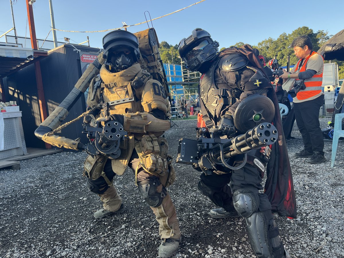 roisin0078's tweet image. #ARMOR祭2024
#ARMOR祭
#アーマー祭 

改めまして、皆様、お疲れ様でした

今年も様々な方がいらっしゃり、創作意欲が大変刺激される体験をさせていただきました❗️

ふと
『今回はミニガン２丁持って来てるし、一緒に撮ってもらえる方に構えてもらったらカッコイイかな❓』…