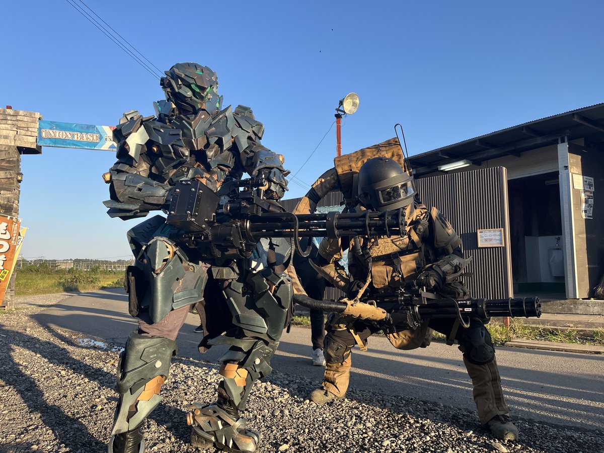 roisin0078's tweet image. #ARMOR祭2024
#ARMOR祭
#アーマー祭 

改めまして、皆様、お疲れ様でした

今年も様々な方がいらっしゃり、創作意欲が大変刺激される体験をさせていただきました❗️

ふと
『今回はミニガン２丁持って来てるし、一緒に撮ってもらえる方に構えてもらったらカッコイイかな❓』…