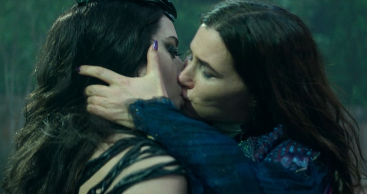 mysariarchy's tweet image. Straight people not understanding how two women on a witch show can make a baby. So when a witch girl loves another witch girl, they kiss and make a baby