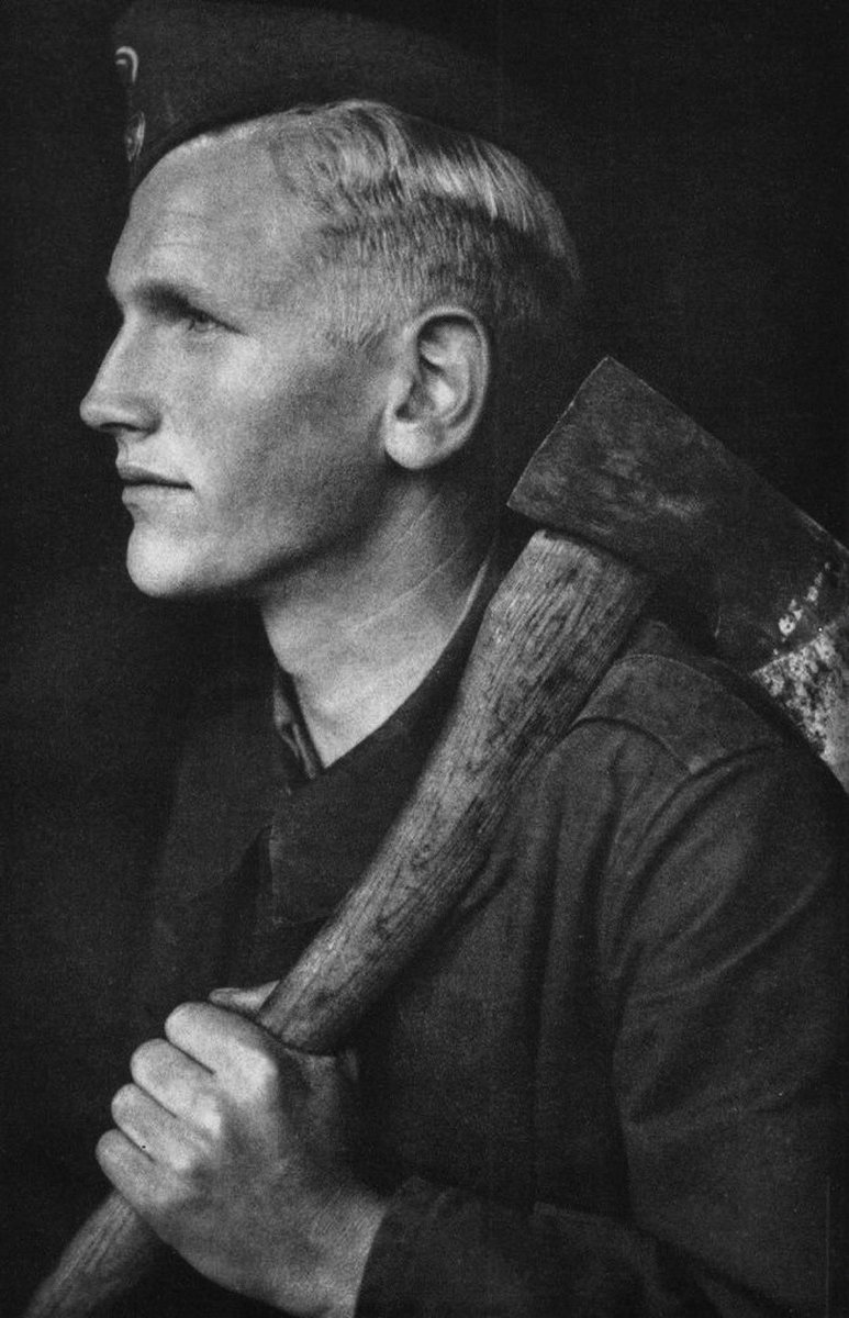 husafell_stone's tweet photo. Long periods of peace foster certain optical illusions, among them the conviction that inviolability of home is grounded in the constitution which guarantees it. In reality, it is grounded in the family father, who, sons at his side, appears at the door, axe in hand
—Ernst Jünger https://t.co/T7UX6800eN