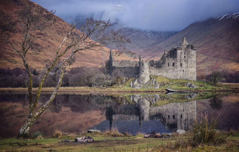 Kilchurn Castle, Argyll and Bute, Scotland!💙🏴󠁧󠁢󠁳󠁣󠁴󠁿 Built in 1450 by the infamous Clan Campbell of Glenorchy!