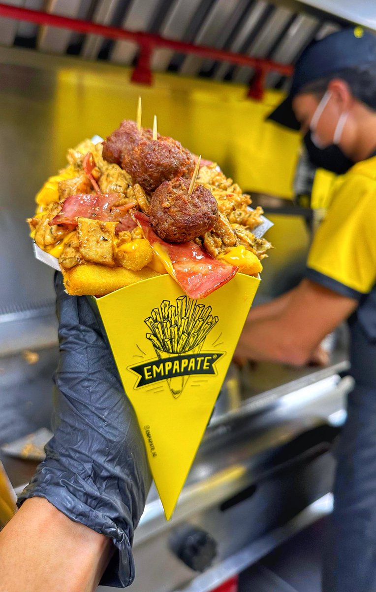 Estamos atendiendo en #Urdesa hasta las 10:30pm 💛 #Guayaquil