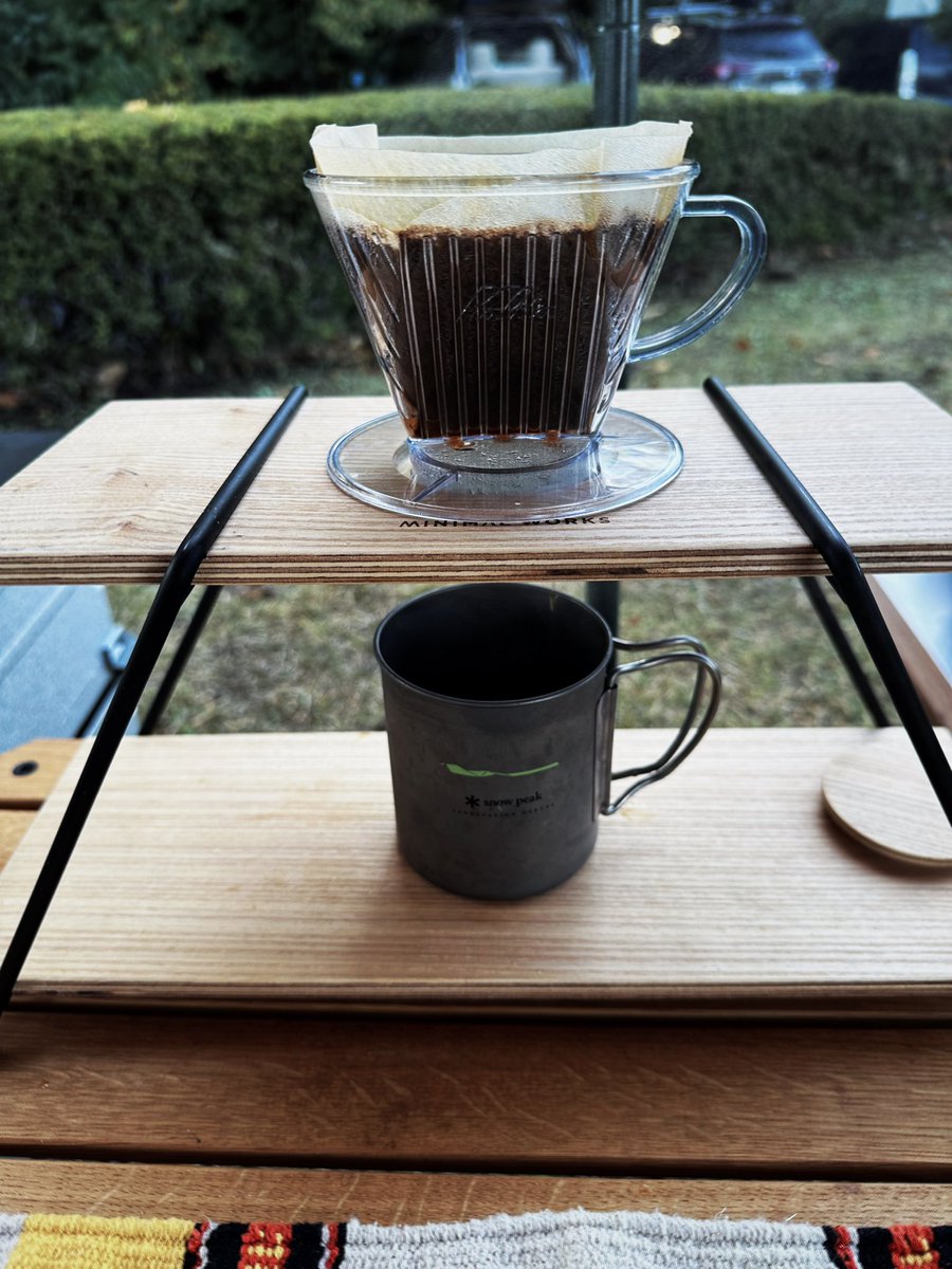 k2ya's tweet photo. 食後のコーヒー☕️
モカシェルフミニは卓上棚としてもオサレとしても良いんだけどコーヒーは淹れにくい😅

#イワタニ #マーベラス2 
#GSI #MINIMALWORKS https://t.co/Imcb5GR1pb