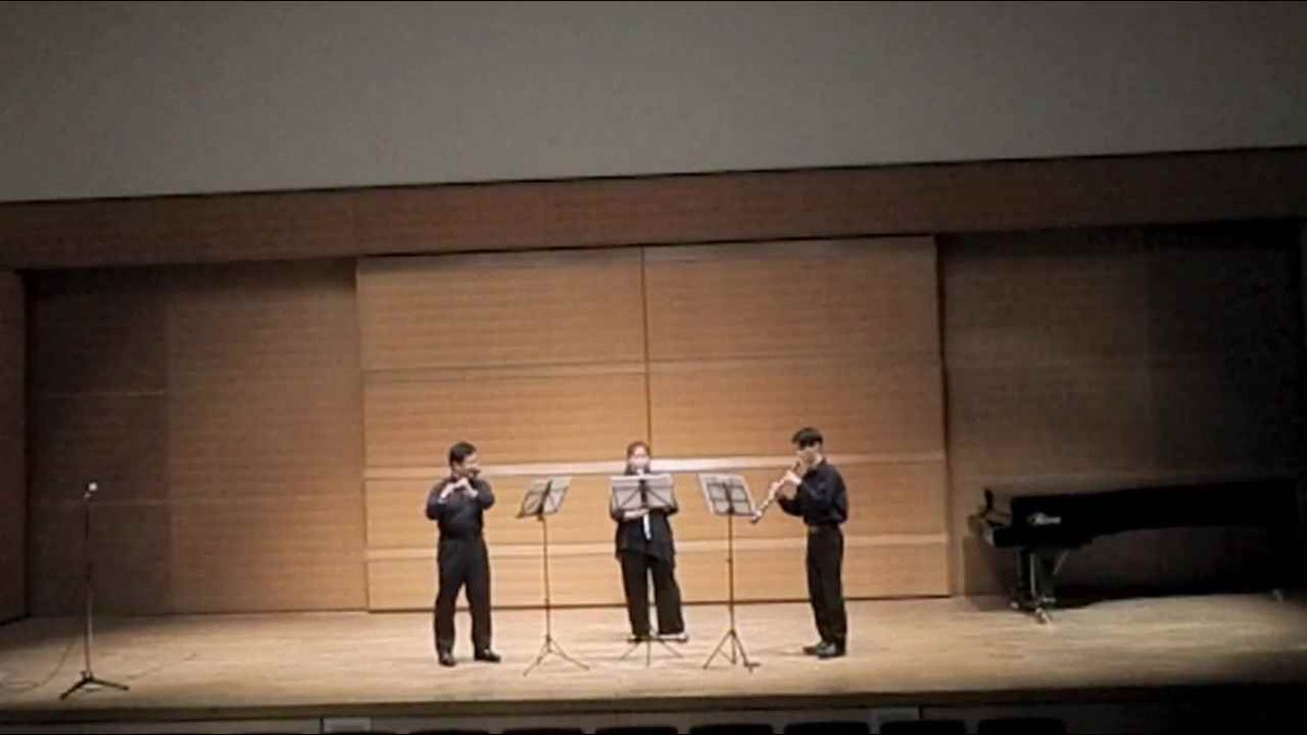 cla_nori's tweet image. 昨日はアンサンブル発表会本番
木管三重奏での舞台でした♪
最近はアドレナリン出せば(出れば？)、緊張して舞い上がることはなくなってきました😅
出番前にはがっつり親子丼セット(ちょっと食べ過ぎた)
企画運営して下さった皆様に感謝です。
#アンサンブル発表会
#KCPO