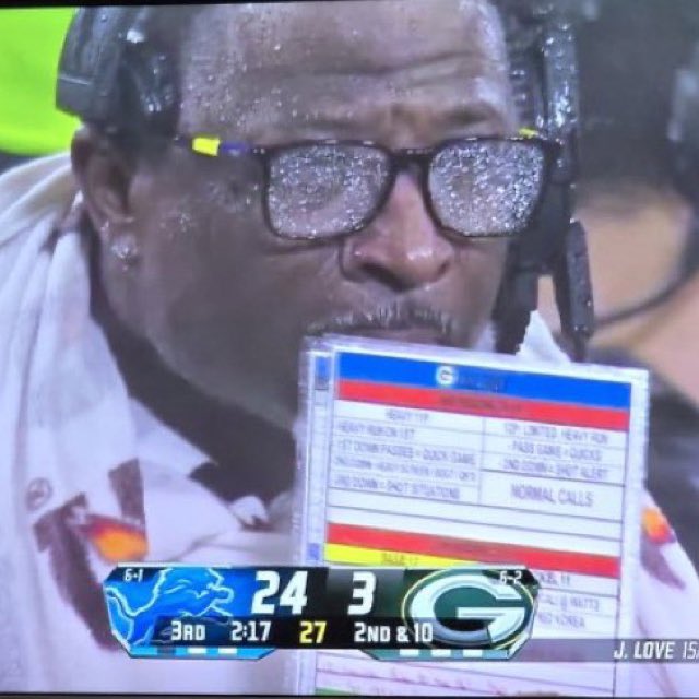 Aaron Glenn out here holding the Green Bay Packers without a touchdown and he can’t see a thing 😂😂

Bro locked in lmao