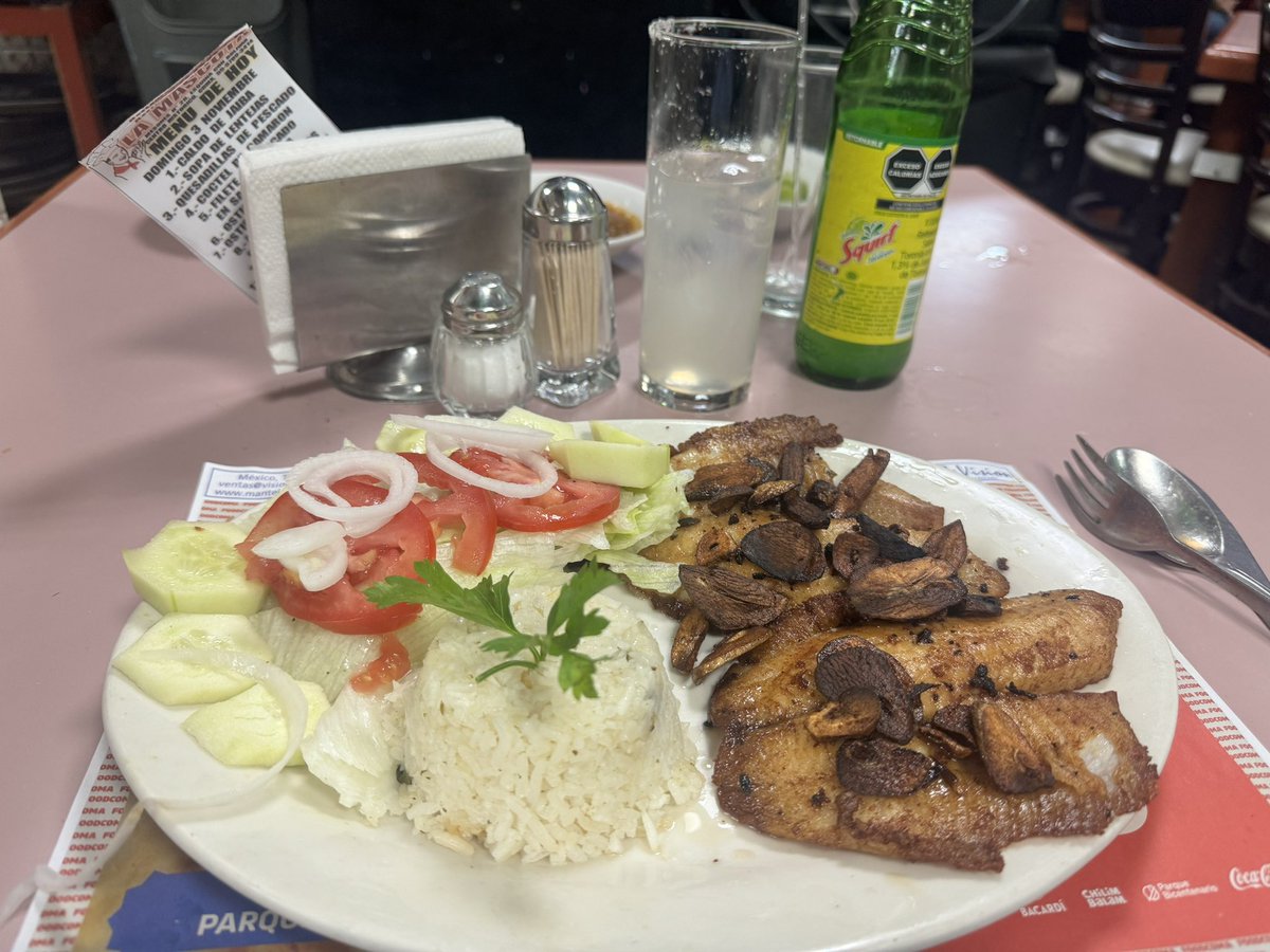 Disfrutando una rika tarde en la cantina la Mascota!!!!