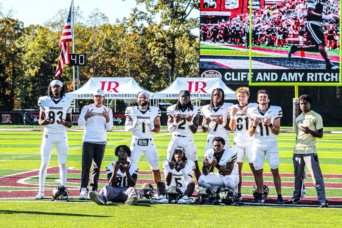 AustinProehl11's tweet photo. Some BIG time plays by this group yesterday. Proud of my guys https://t.co/Osq811JDsu