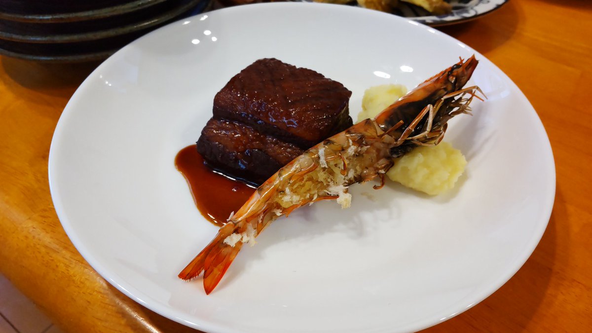 昨日は久々にガチ目にフレンチ作ってみた🇫🇷🍽️
そして今日は疲れ気味なおじさん😮‍💨

#赤ワイン豚角煮
#さつま芋ピューレ
#車海老ブルゴーニュバター焼き
#フランス料理