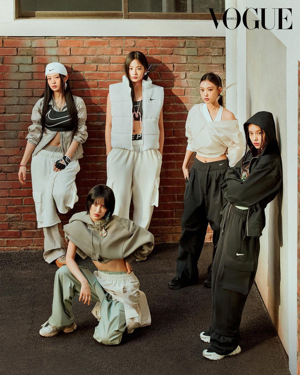 newjeans_loop's tweet photo. NewJeans X Nike 

#뉴진스 #NewJeans https://t.co/kh2nGECJ9M