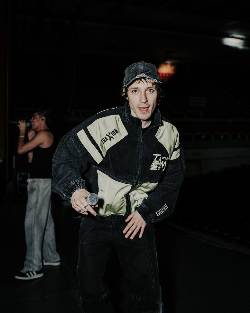 CD9's tweet photo. soundcheck qro https://t.co/jkr8tjpouM