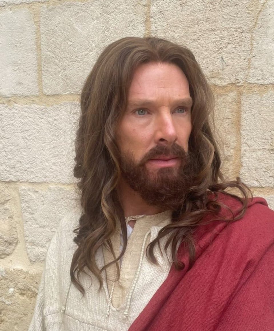 300Kled's tweet photo. Hoje é com profunda emoção que anuncio que minha admiração por Benedict Cumberbatch acabou, após 9 anos incríveis marcados por desafios, sucessos e momentos inesquecíveis é hora de virar uma página. Passar por essas situações foi uma honra e um privilégio. https://t.co/NO34tOURDG