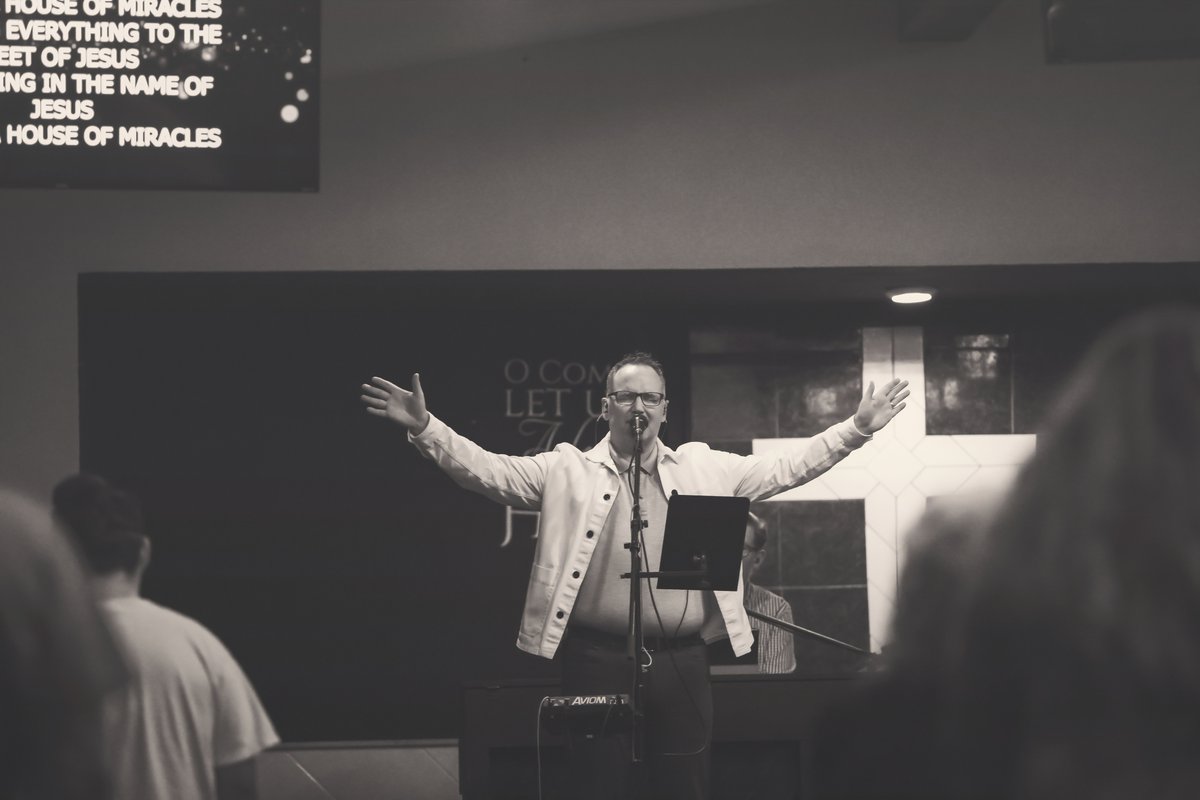 LivingTruthMP's tweet photo. Make a joyful shout to the Lord, all you lands! Serve the Lord with gladness; Come before His presence with singing.   

What a wonderful worship service today! https://t.co/fENTcnt81O