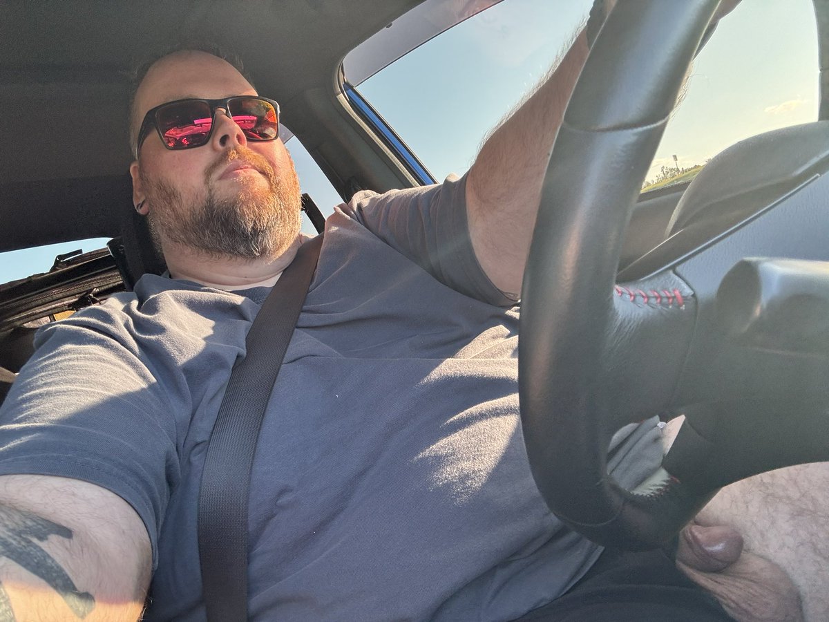 chicagocubchub's tweet photo. Hanging out during the drive https://t.co/jg6NCvB4Km